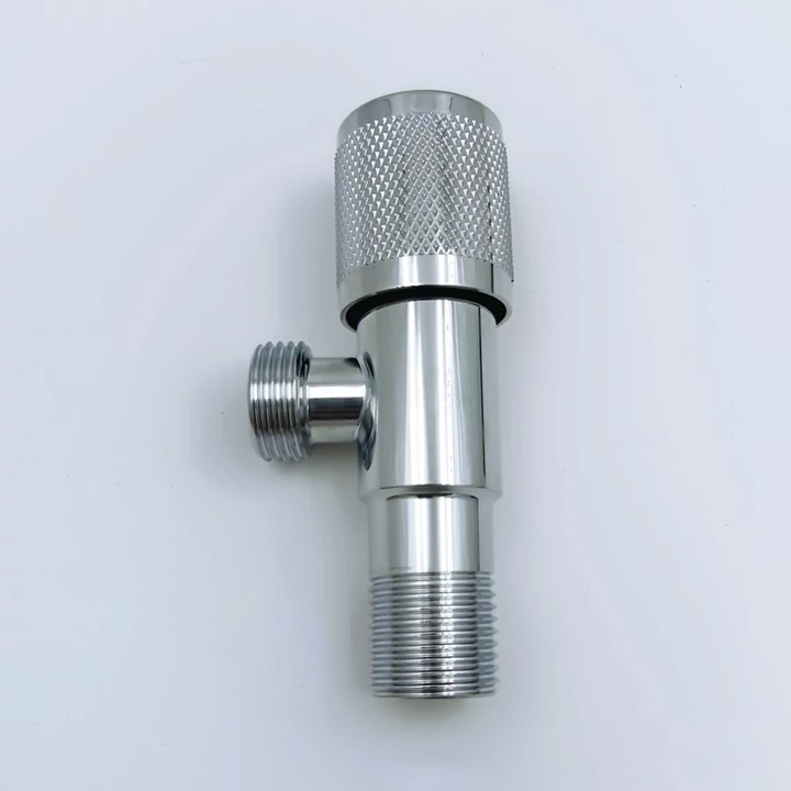 شیر پیسوار برنجی آبکاری‌شده با سطح صاف و براق – مناسب سیستم لوله‌کشی خانگی