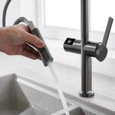 شیر آشپزخانه با نمایشگر دیجیتال و خروجی آب چند حالته