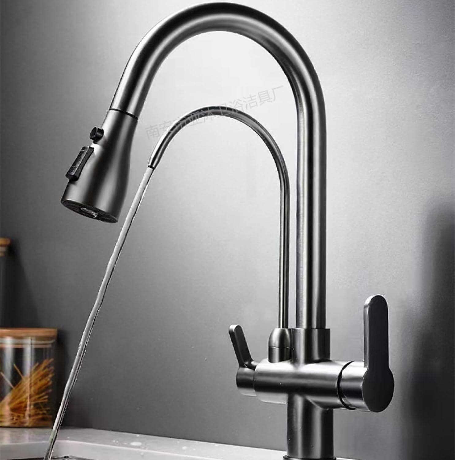 خروجی جداگانه آب شهری و تصفیه در شیر ظرفشویی دو کاره