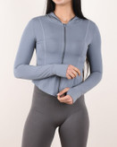 نمایش قطرات آب روی پارچه (Quick-Dry) و ضد لک بودن هودی