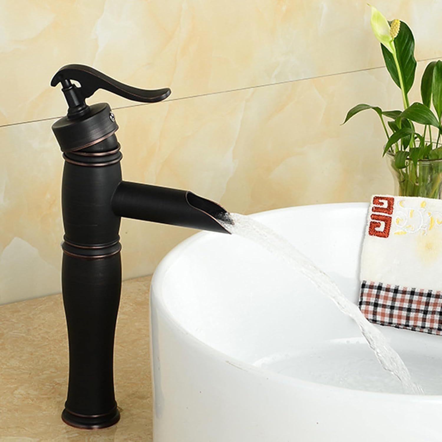 شیر روشویی پایه بلند BambooFaucet مدل بامبو با طراحی آبشاری