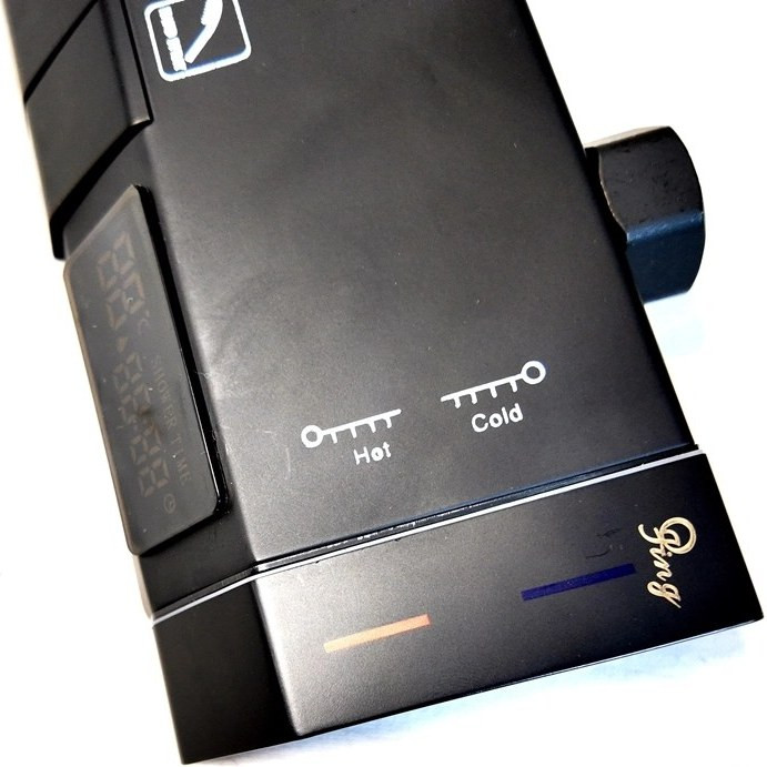 شیر حمام هوشمند با بدنه تمام برنجی و آبکاری کروم/مشکی