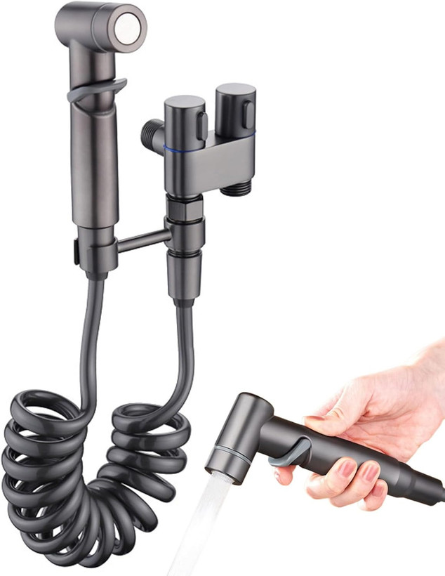 تصویر نزدیک از شیر شاتاف دیکالان با محل خروج شلنگ توالت و خروجی دوم