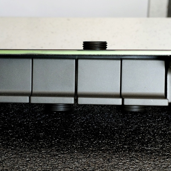 دوش حمام بارانی با صفحه پیانویی