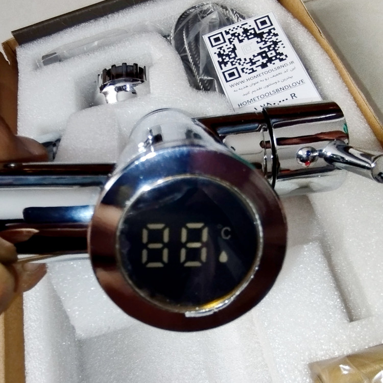 تصویر شیرآلات دیجیتال مدرن استیل