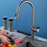 شیر شاوری و آبشاری آشپزخانه