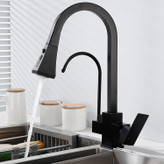 نمای نزدیک شیر ظرفشویی دوکاره آب تصفیه دار