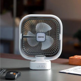 پنکه GF21122 روی میز کار در حالت روشن