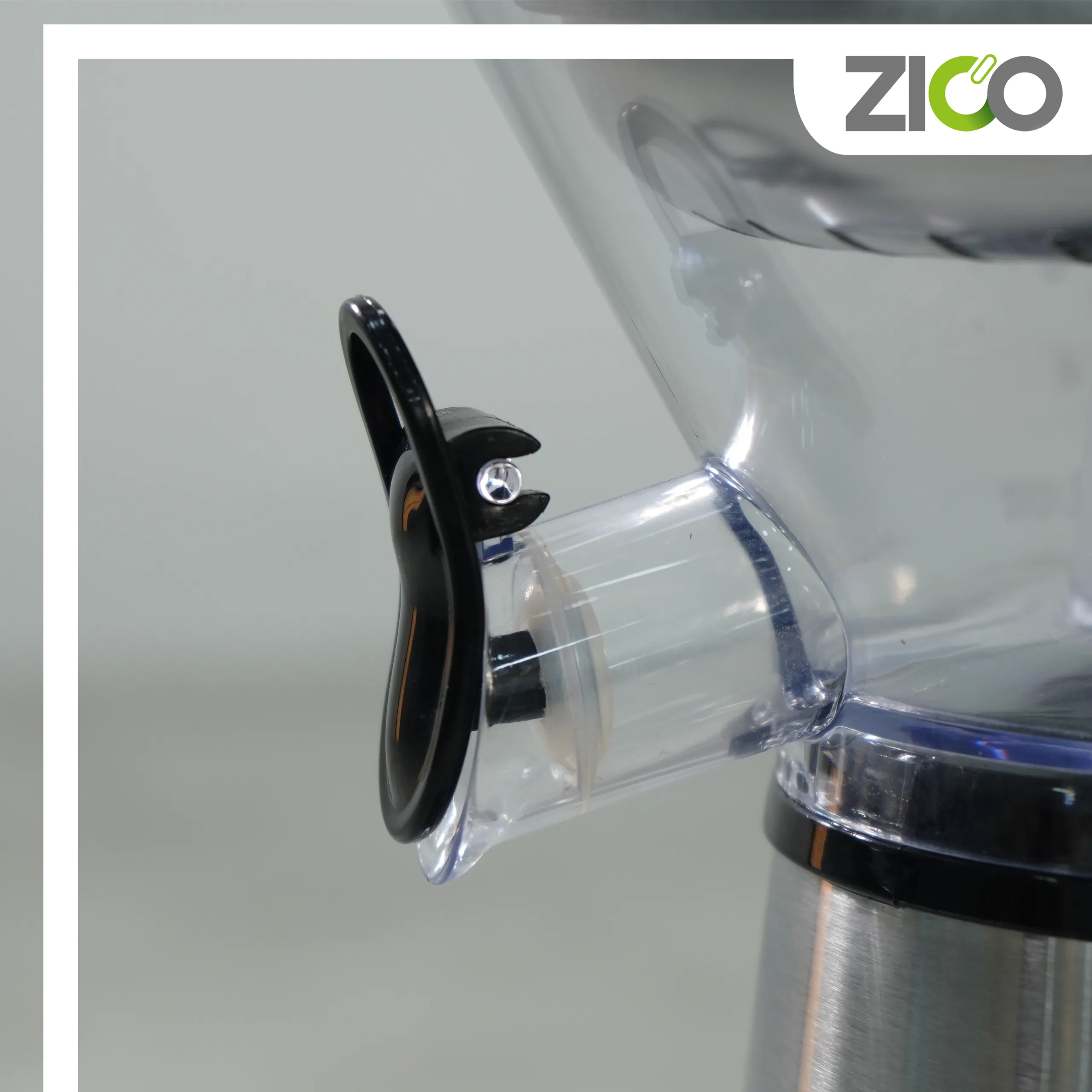 آب مرکبات گیری ZICO ZC-4060 در حال کار با خروجی آب شفاف