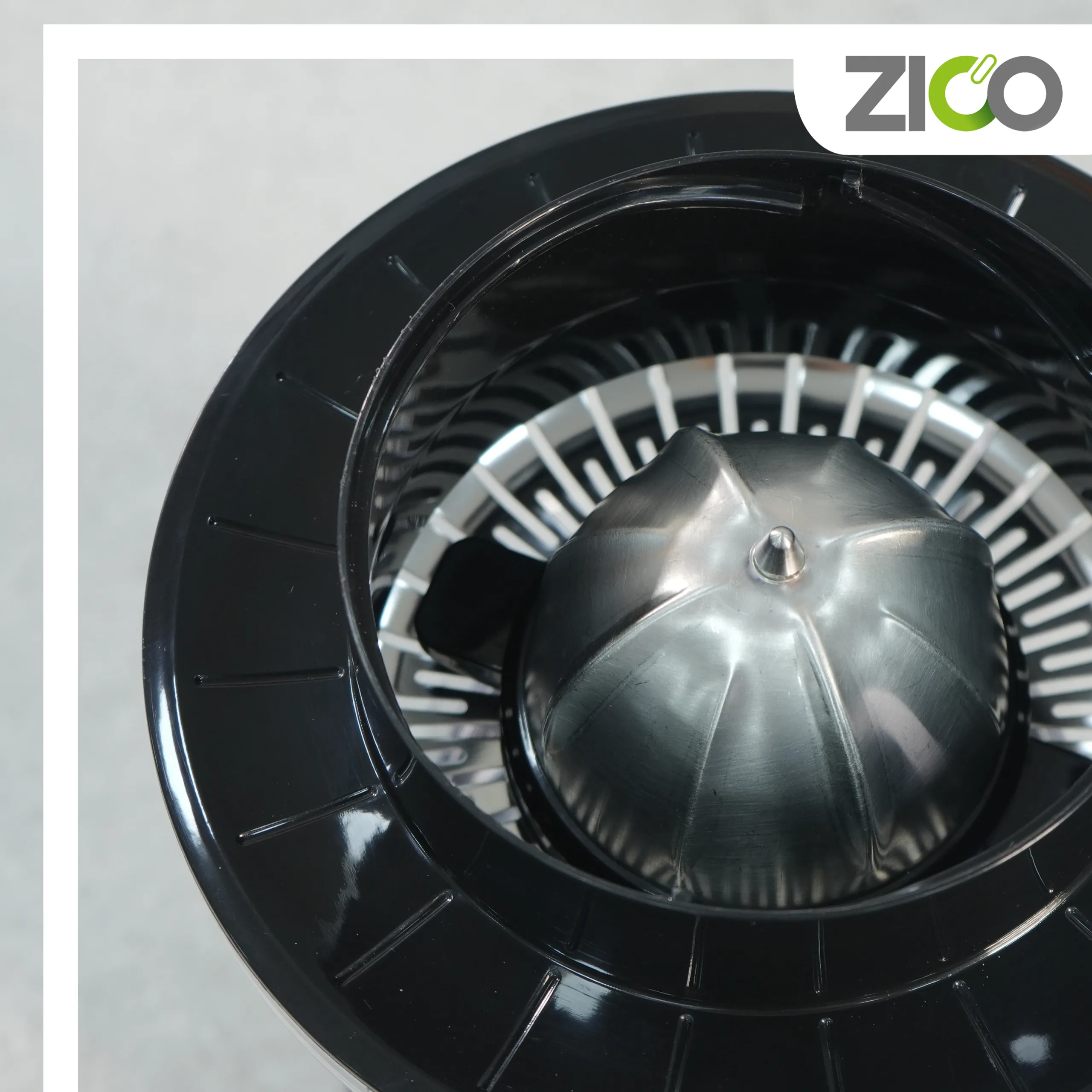 نمای نزدیک از صافی تمام استیل دستگاه ZICO