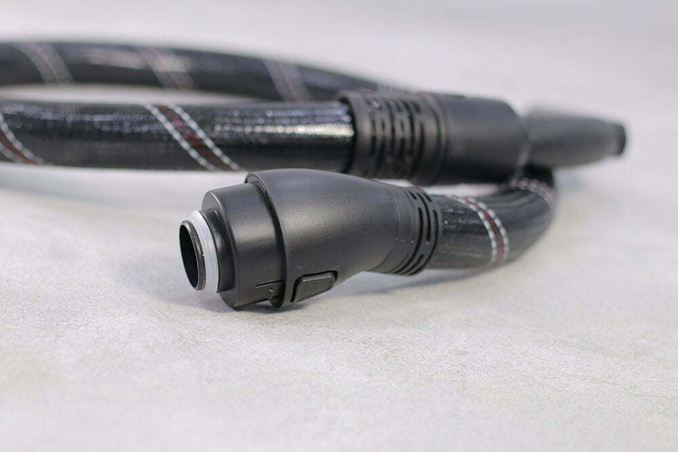 مقایسه طول سیم 7 متری جارو برقی ZC-1025 با مدلهای قدیمیتر