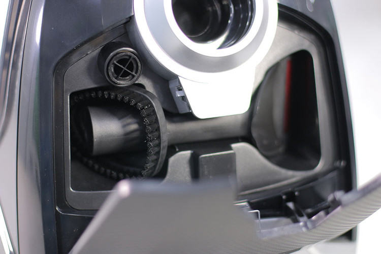 جارو برقی ZC-1025 در حال کار با حداقل صدای ممکن