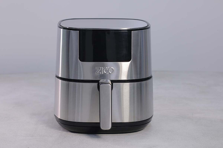 نمای بسته شده درب سرخ کن 2000 وات ZICO نشان دهنده ظرفیت 6 لیتری