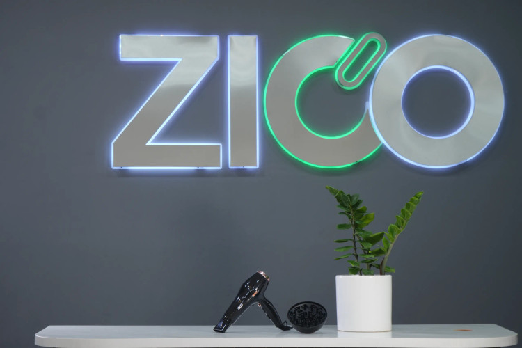 اتصال دیسپانسر به سشوار مسافرتی زیکو برای موهای فر